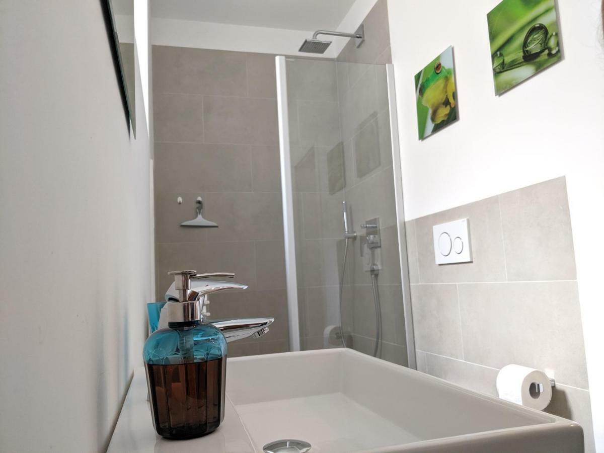 1 Zimmer Apartment Ratingen Ost Bagian luar foto